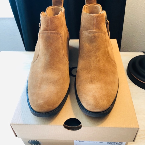 Ugg Bootie Size 6.5 - Picture 4 of 8